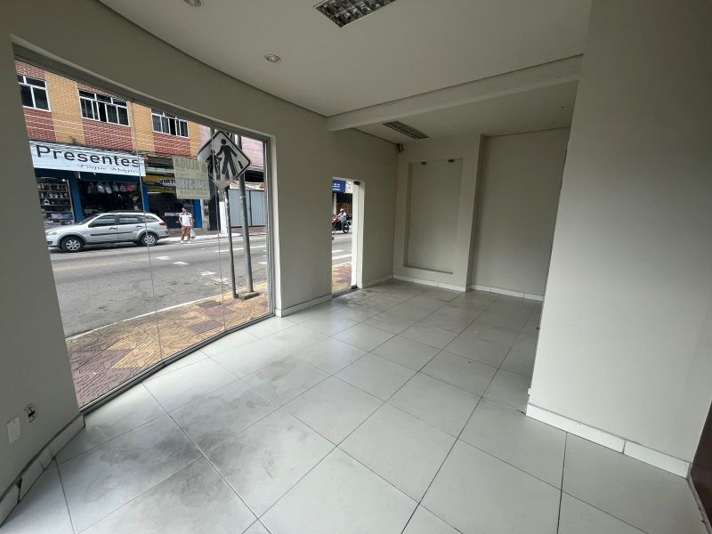 LOJA COMERCIAL no bairro RETIRO em VOLTA REDONDA