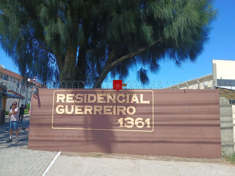 APARTAMENTO 2 Dormit&oacuterios no bairro TRÊS VENDAS em PELOTAS