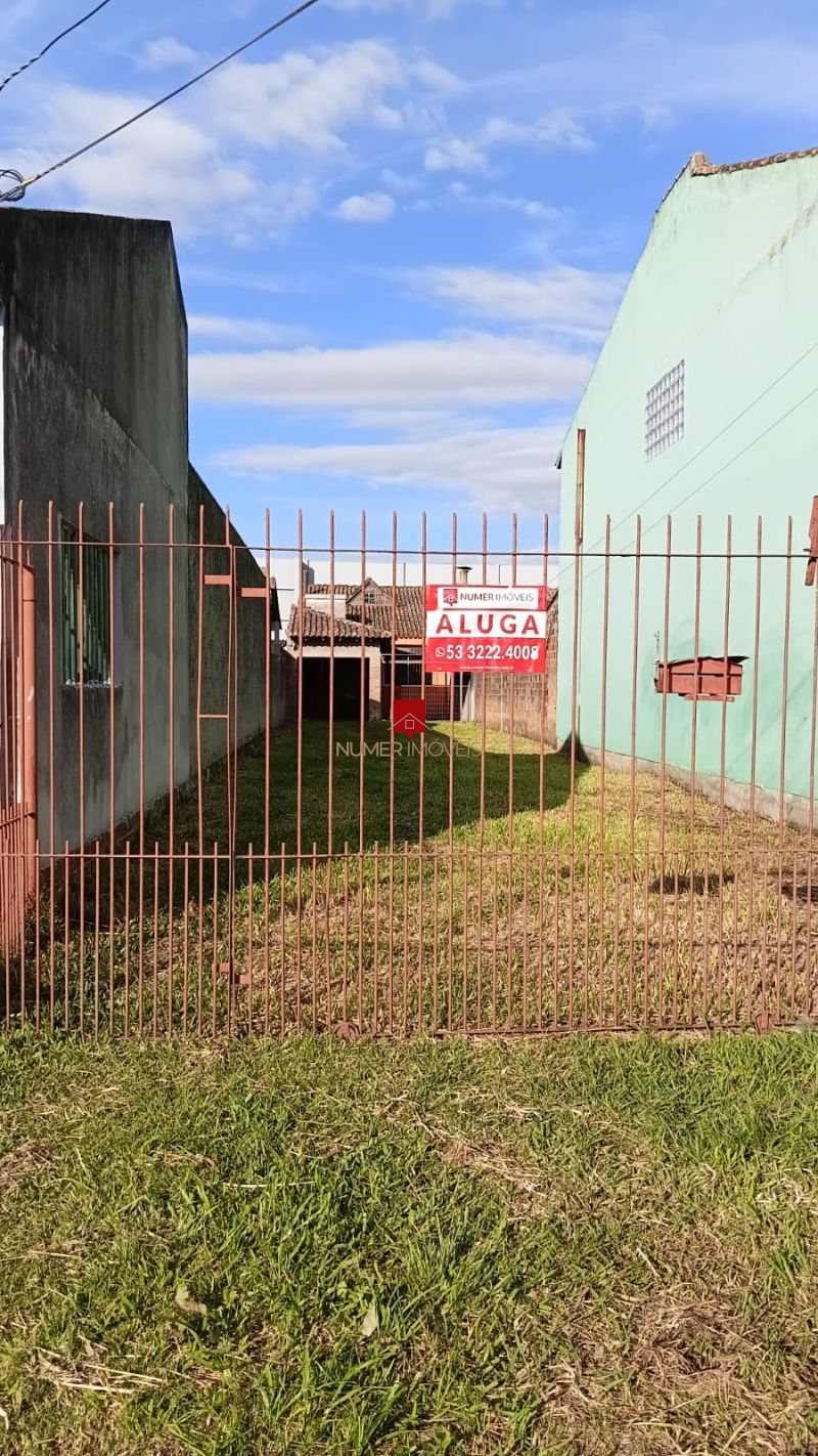 CASA 2Dormitórios no bairro FRAGATA em PELOTAS