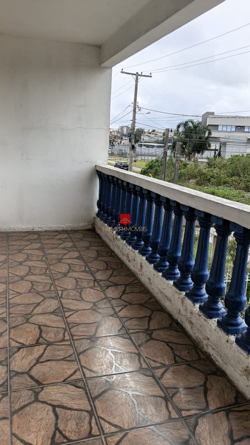 CASA PRÓXIMO AO FÓRUM 