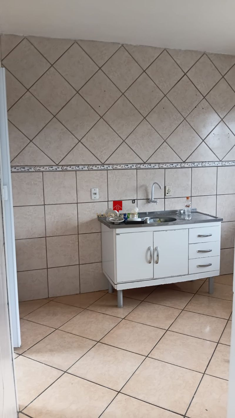 CASA PRÓXIMO AO FÓRUM 
