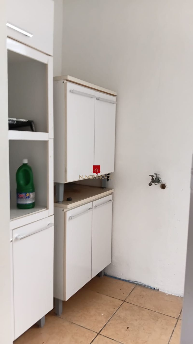 CASA PRÓXIMO AO FÓRUM 