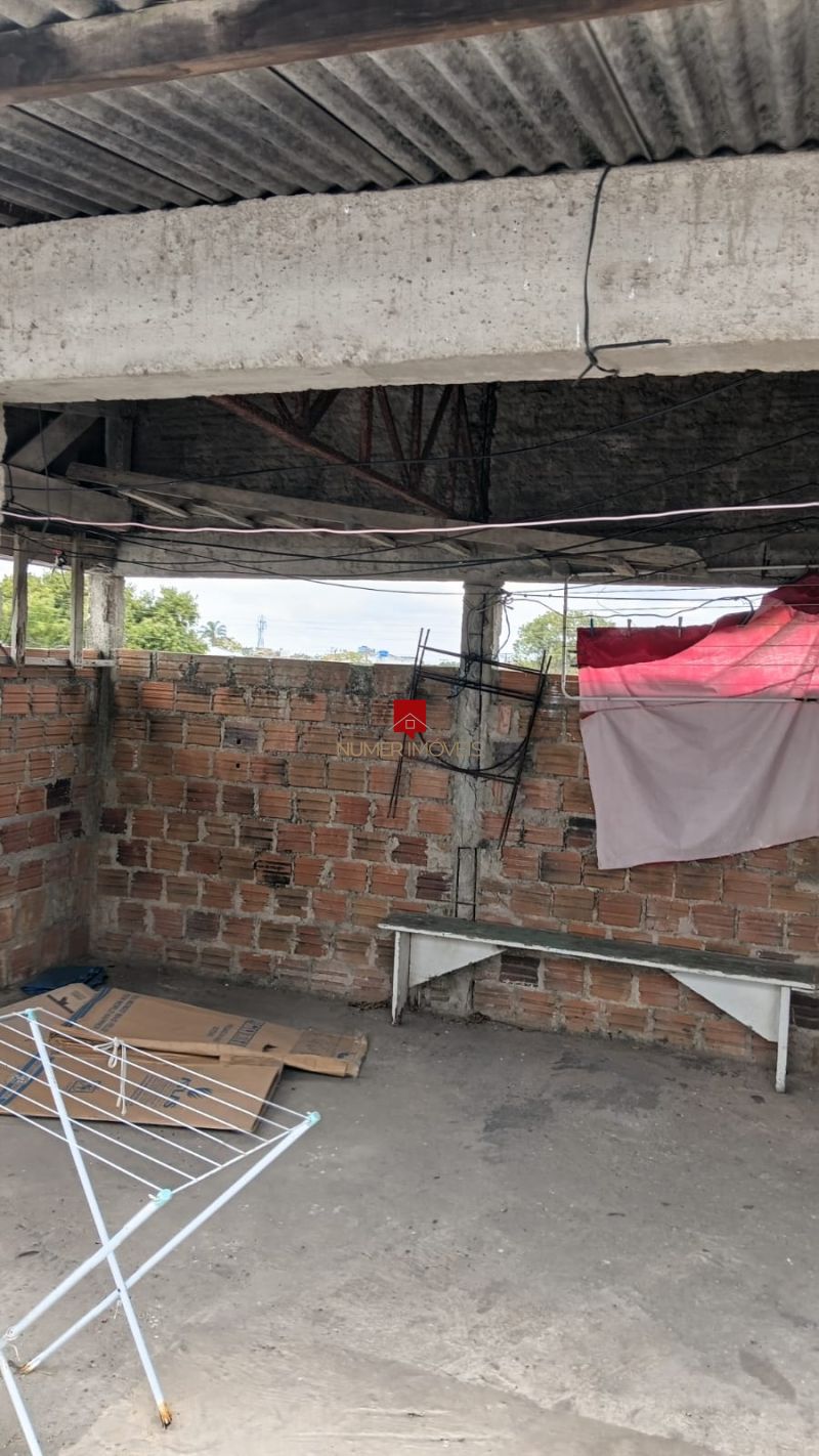 CASA PRÓXIMO AO FÓRUM 