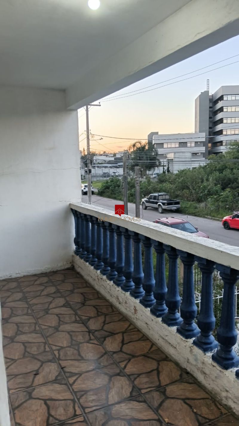 CASA PRÓXIMO AO FÓRUM 
