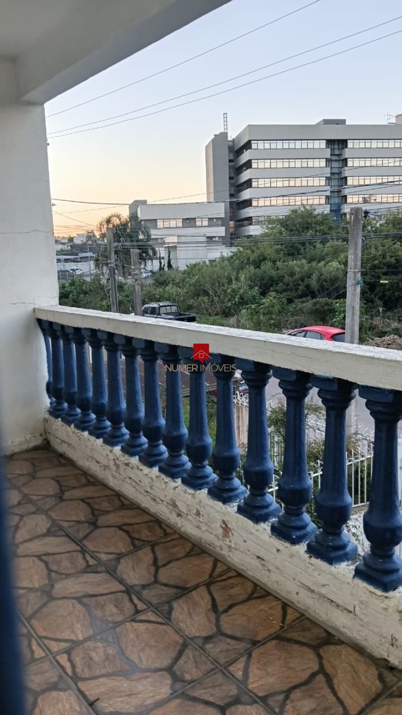 CASA PRÓXIMO AO FÓRUM 