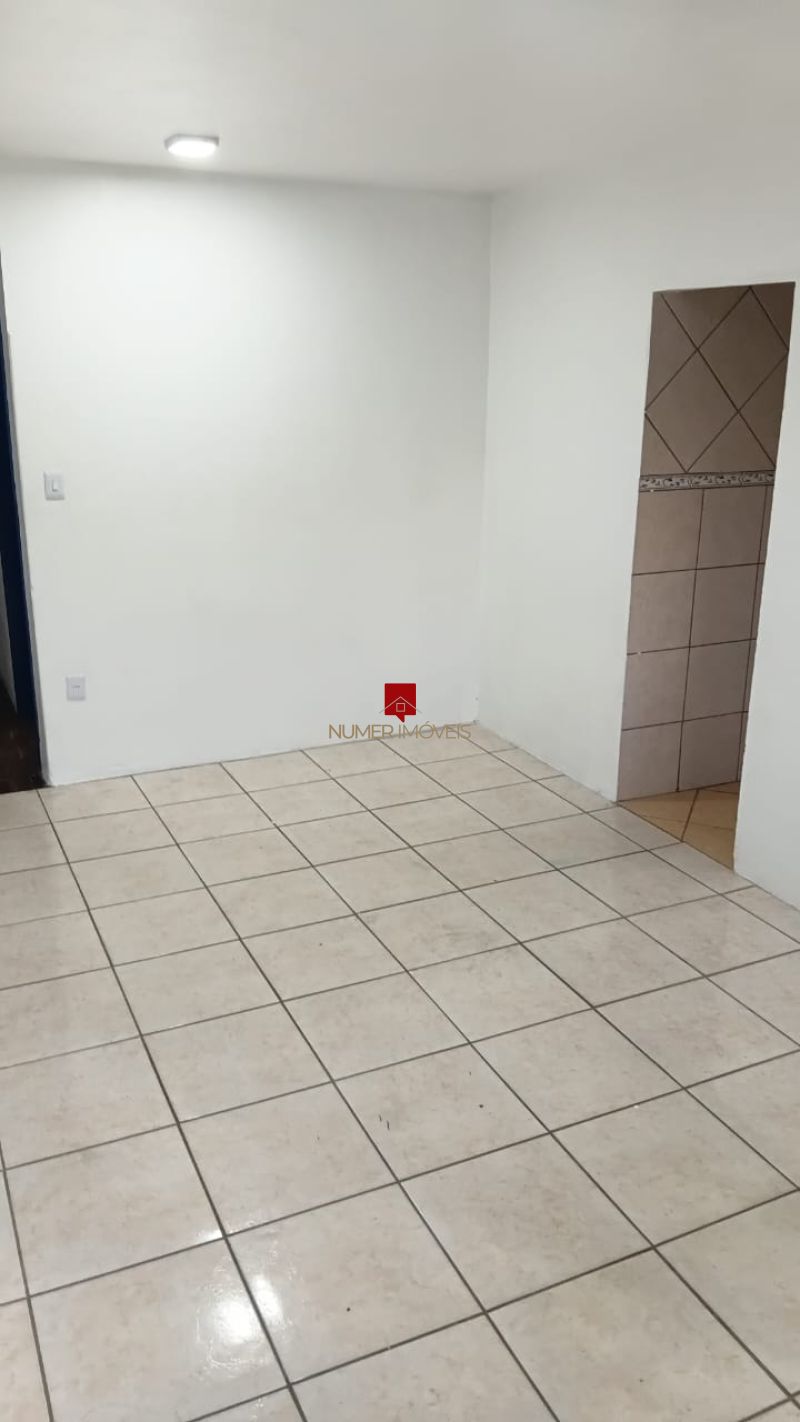 CASA PRÓXIMO AO FÓRUM 
