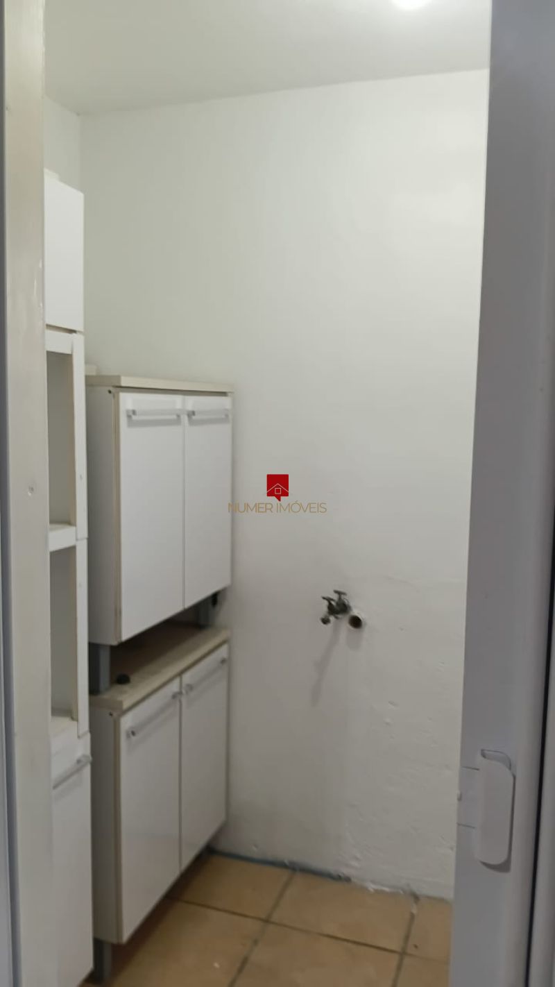 CASA PRÓXIMO AO FÓRUM 