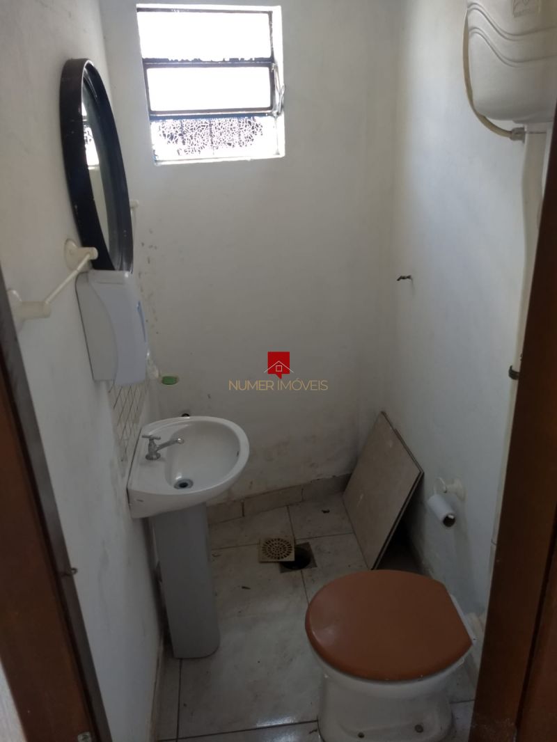 SALA COMERCIAL PRÓXIMO AO PASSO DO SALSO