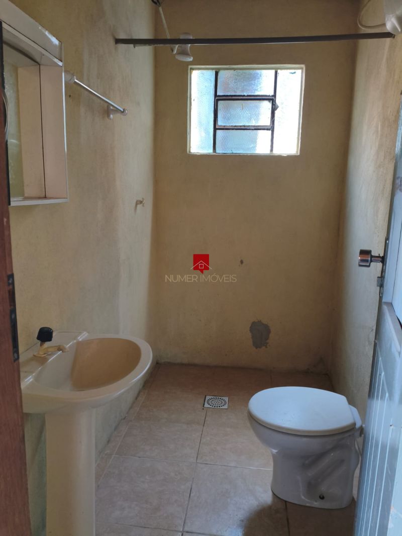CASA MOBILIADA COM GARAGEM