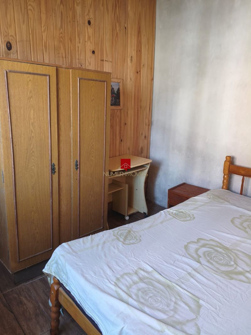 CASA MOBILIADA COM GARAGEM