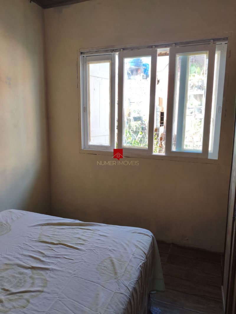 CASA MOBILIADA COM GARAGEM