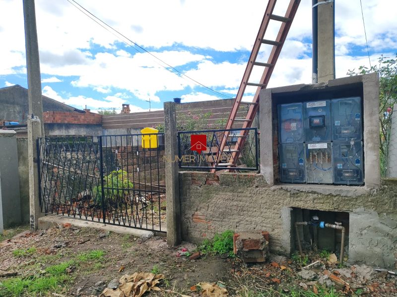 CASA MOBILIADA COM GARAGEM