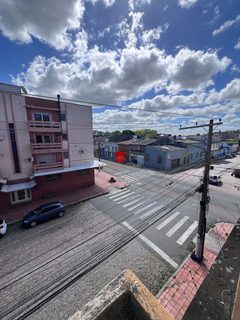 APARTAMENTO CENTRAL COM GARAGEM COBERTA
