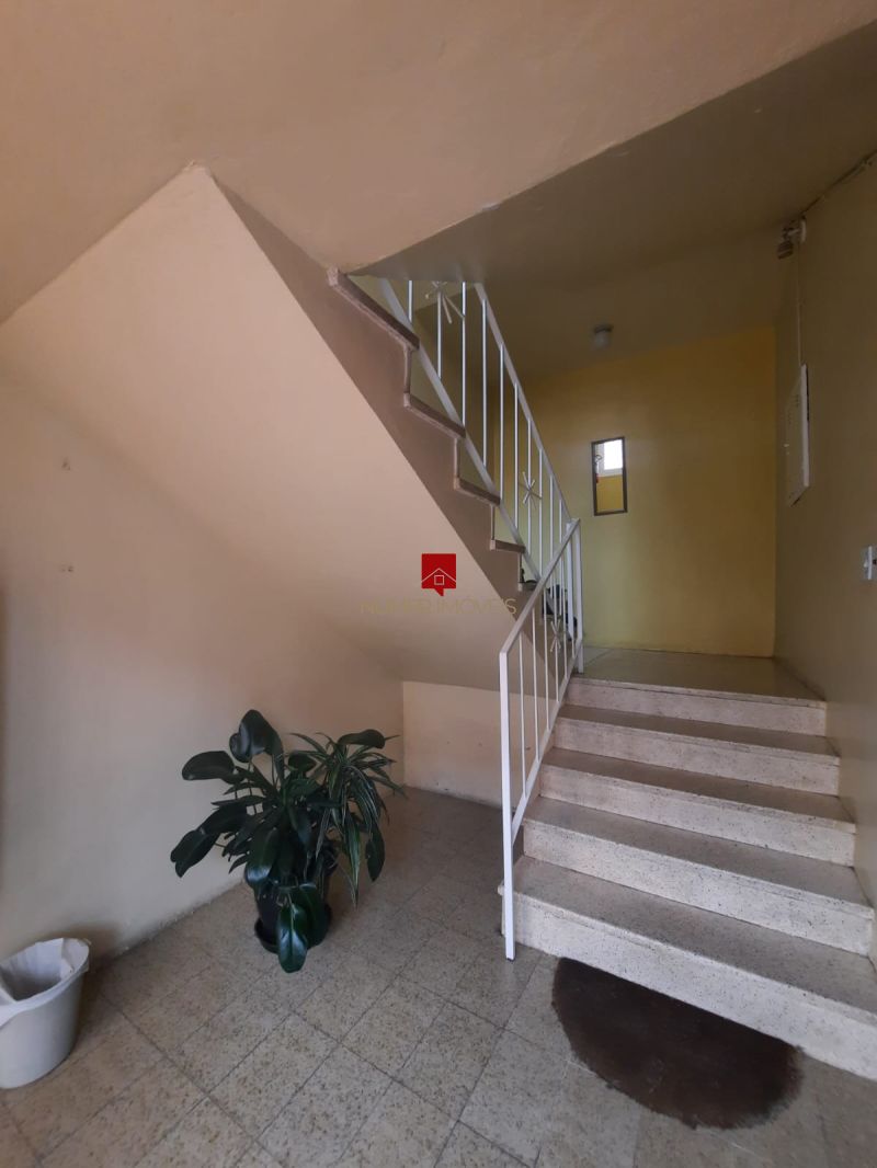APARTAMENTO CENTRAL COM GARAGEM COBERTA