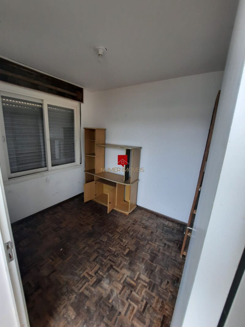 APARTAMENTO CENTRAL COM GARAGEM COBERTA