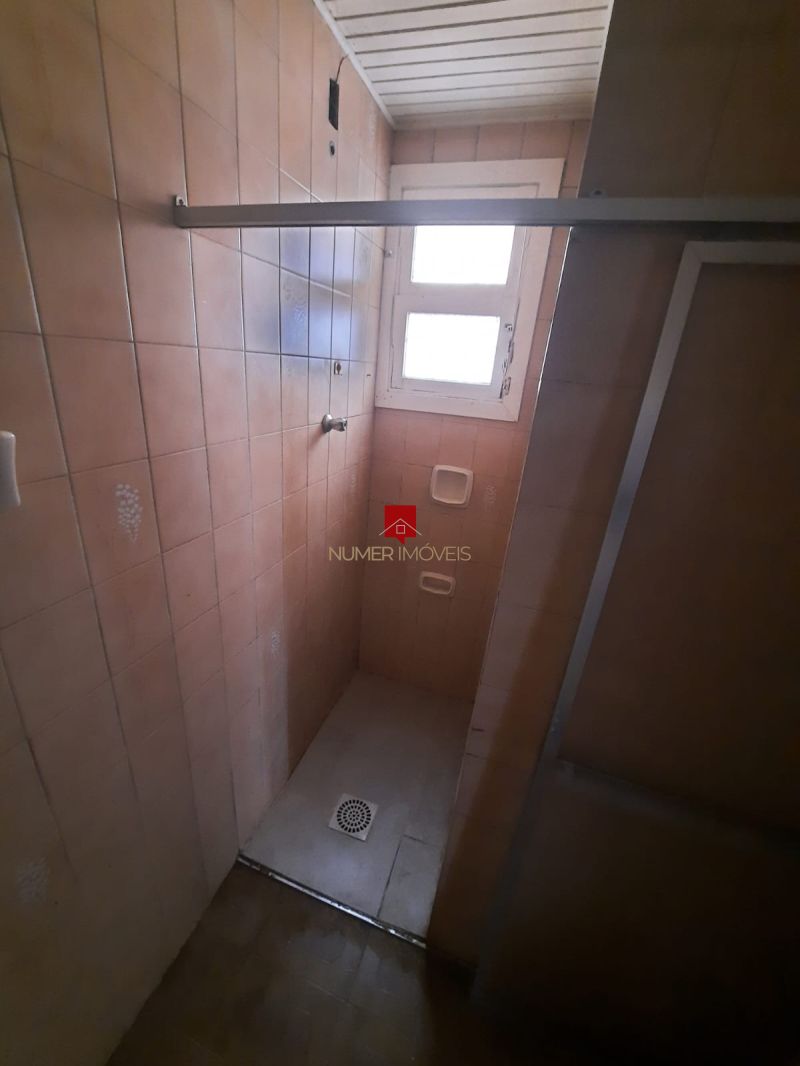 APARTAMENTO CENTRAL COM GARAGEM COBERTA