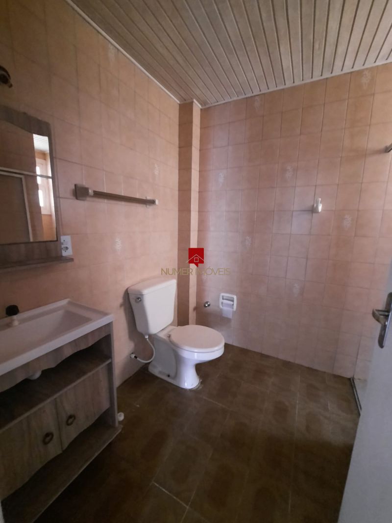 APARTAMENTO CENTRAL COM GARAGEM COBERTA