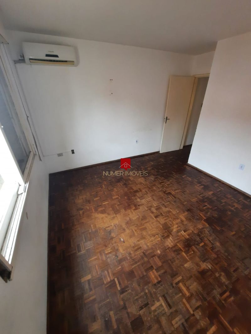 APARTAMENTO CENTRAL COM GARAGEM COBERTA