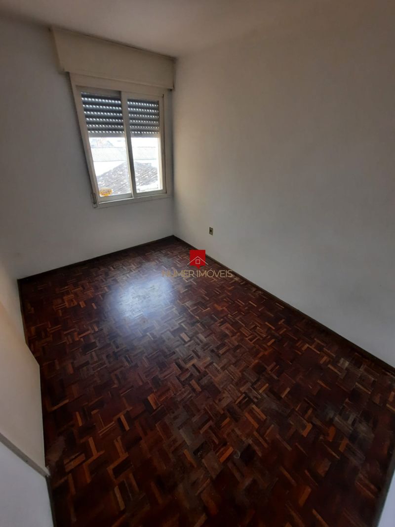 APARTAMENTO CENTRAL COM GARAGEM COBERTA