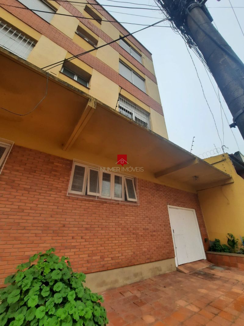 APARTAMENTO CENTRAL COM GARAGEM COBERTA