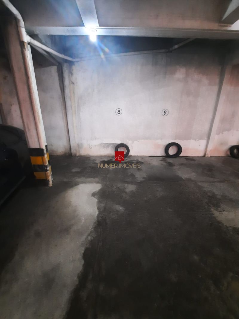 APARTAMENTO CENTRAL COM GARAGEM COBERTA