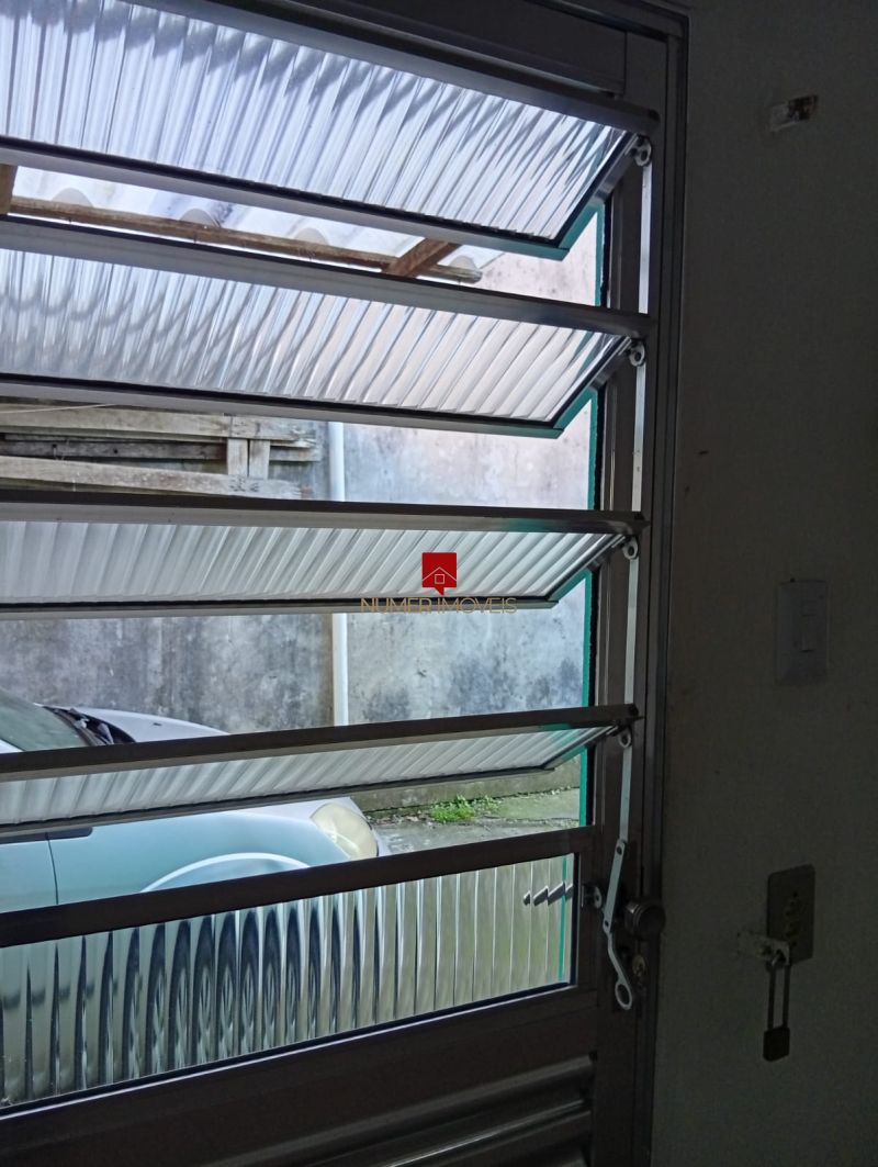 CASA AMPLA COM AR CONDICIONADO NO FRAGATA