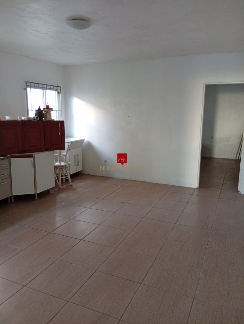CASA AMPLA COM AR CONDICIONADO NO FRAGATA