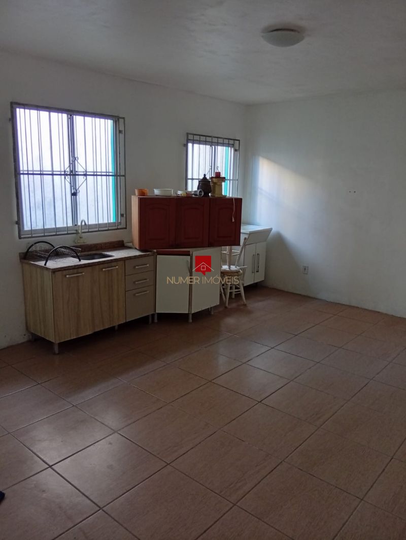 CASA AMPLA COM AR CONDICIONADO NO FRAGATA