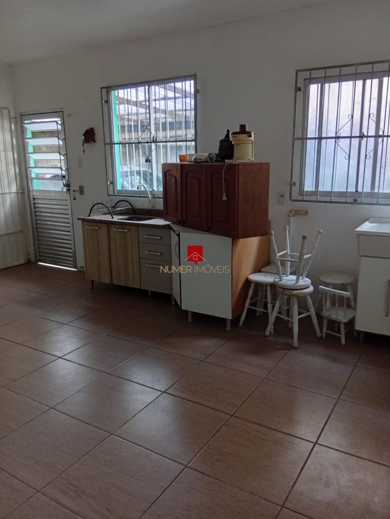 CASA AMPLA COM AR CONDICIONADO NO FRAGATA