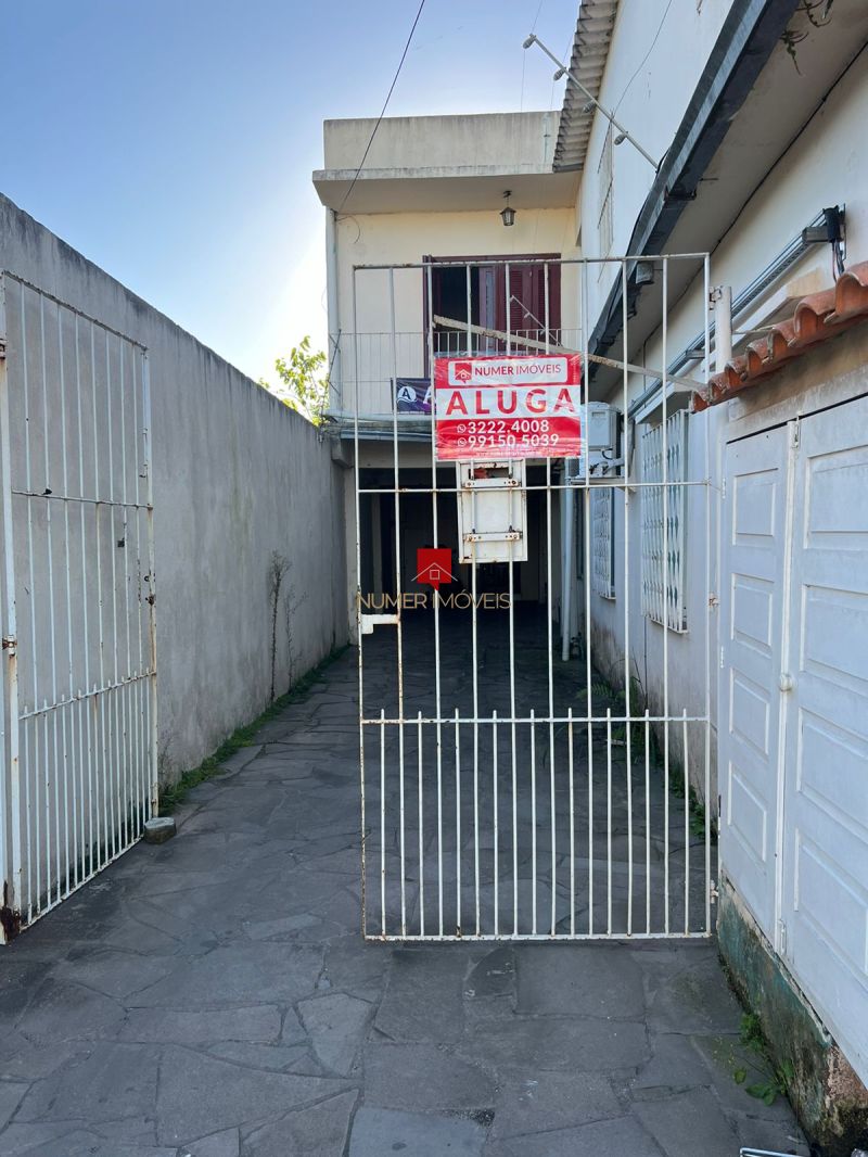 CASA PRÓXIMO AO COLÉGIO TIRADENTES