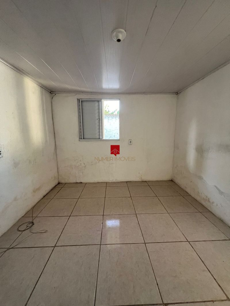 CASA PRÓXIMO AO COLÉGIO TIRADENTES