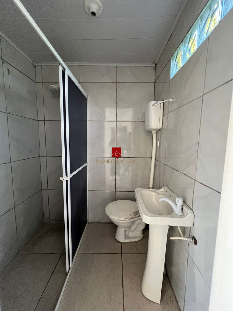 CASA PRÓXIMO AO COLÉGIO TIRADENTES