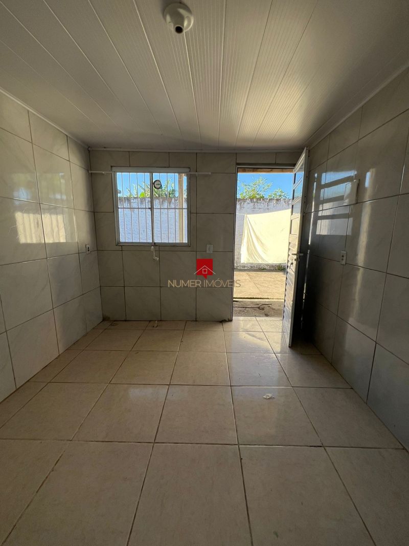 CASA PRÓXIMO AO COLÉGIO TIRADENTES
