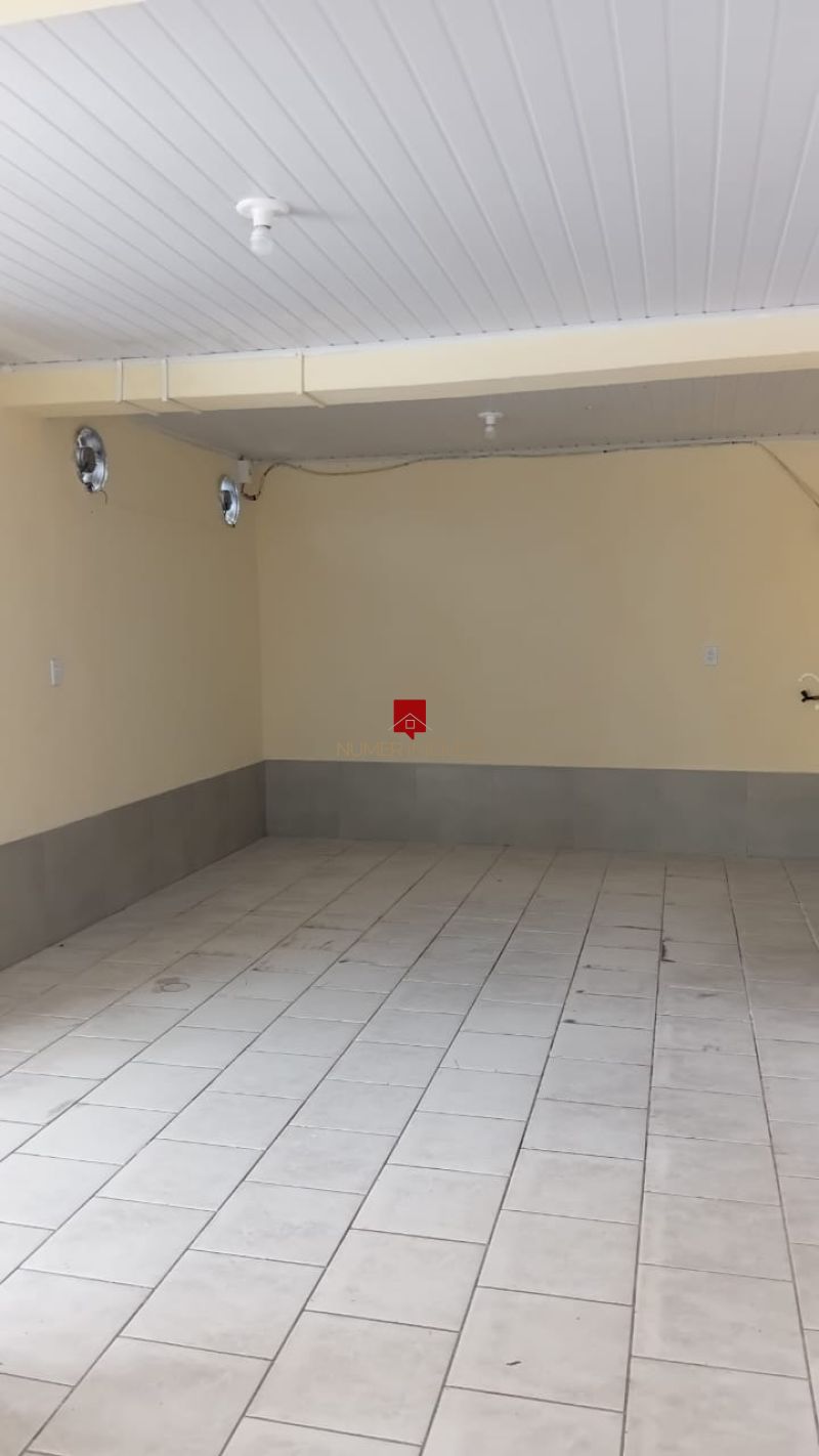 PRÉDIO COMERCIAL NO GUABIROBA