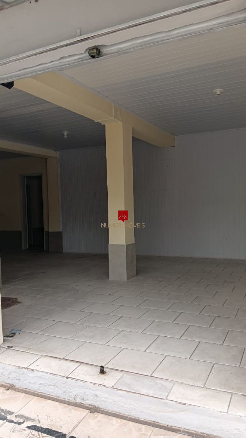 PRÉDIO COMERCIAL NO GUABIROBA