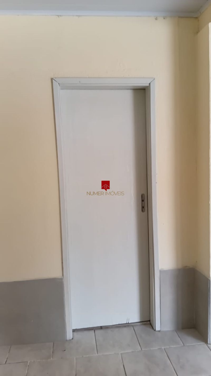 PRÉDIO COMERCIAL NO GUABIROBA