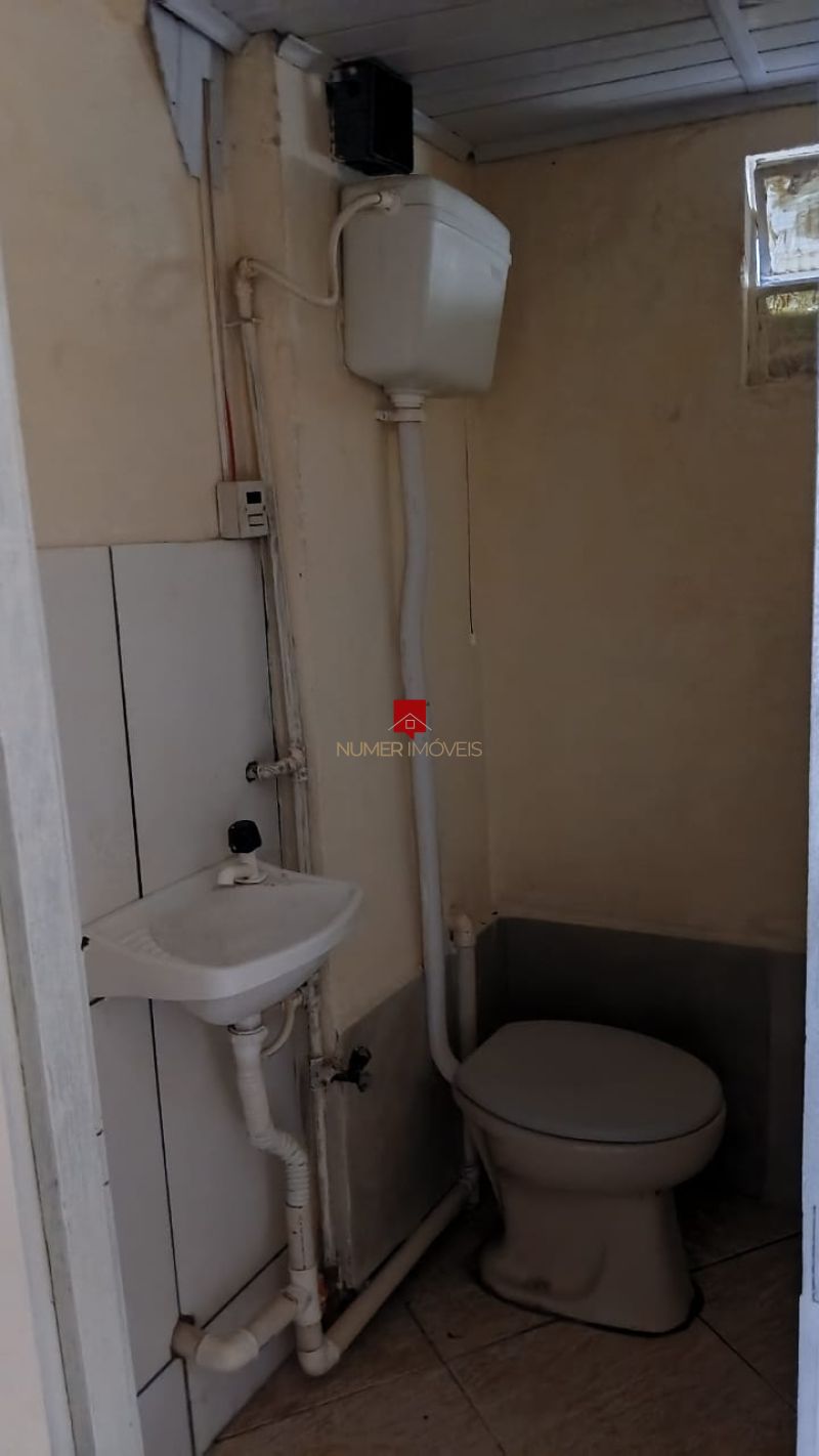 PRÉDIO COMERCIAL NO GUABIROBA