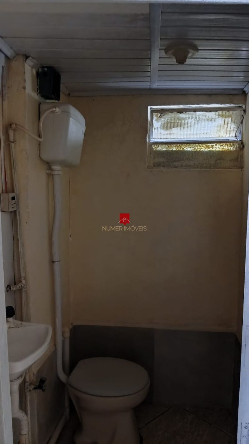 PRÉDIO COMERCIAL NO GUABIROBA