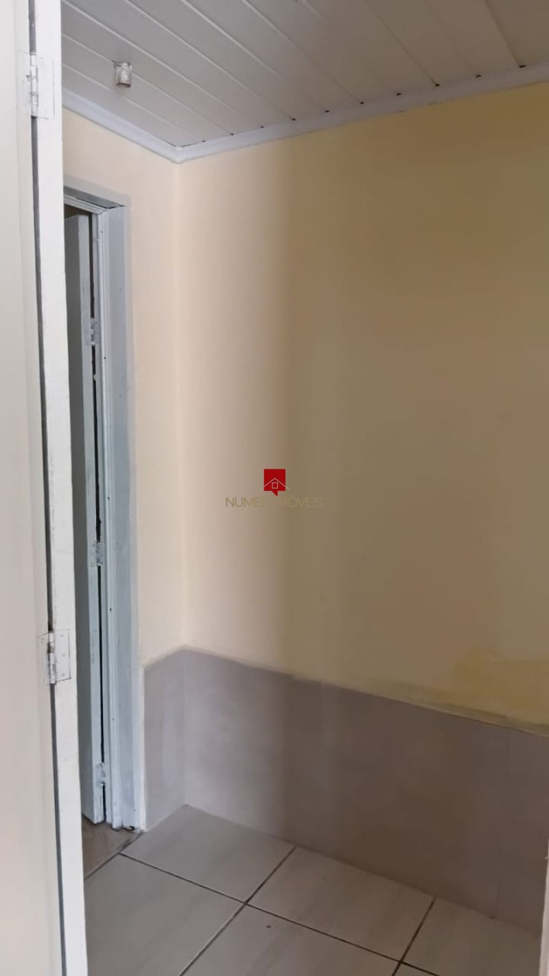 PRÉDIO COMERCIAL NO GUABIROBA