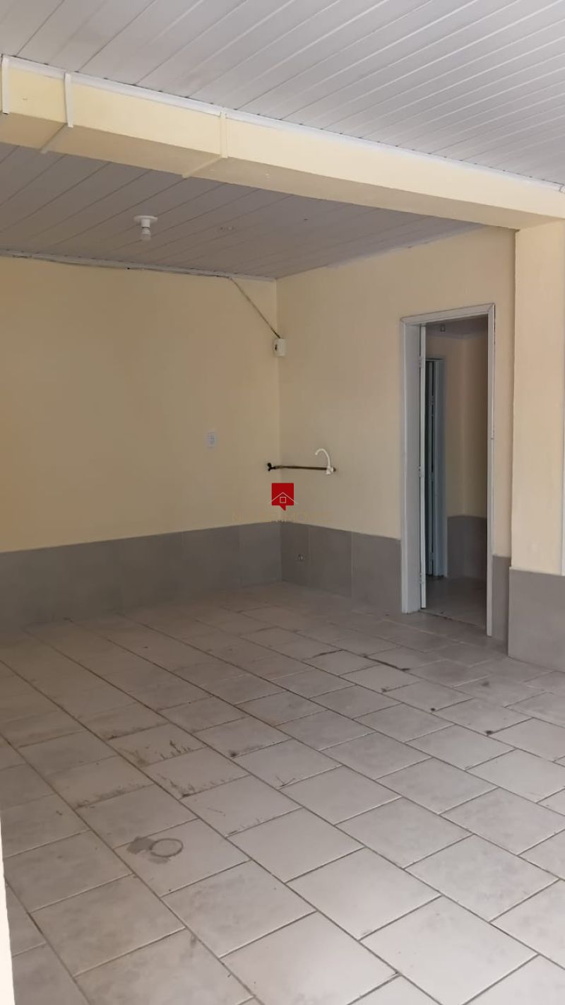 PRÉDIO COMERCIAL NO GUABIROBA