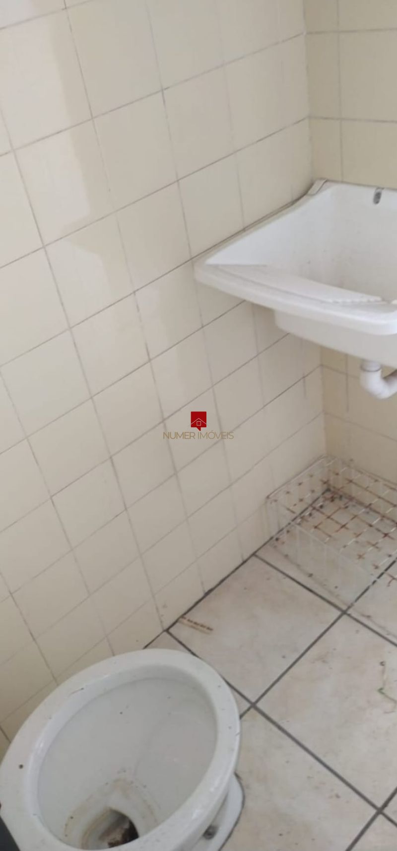 APARTAMENTO AMPLO COM GARAGEM  NO CENTRO