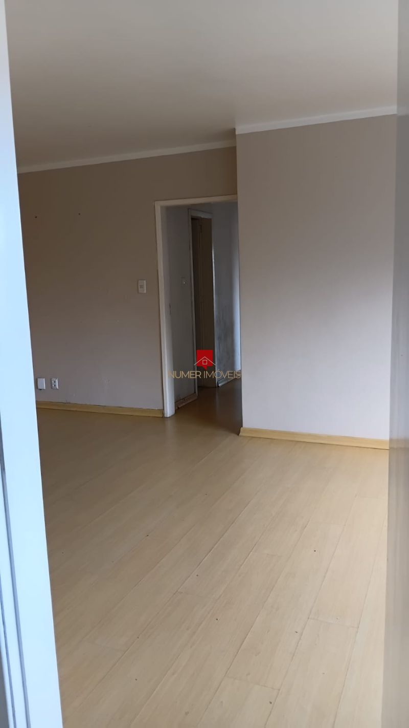 APARTAMENTO AMPLO COM GARAGEM  NO CENTRO