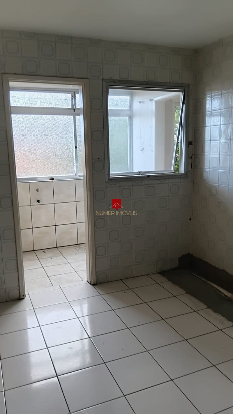 APARTAMENTO AMPLO COM GARAGEM  NO CENTRO