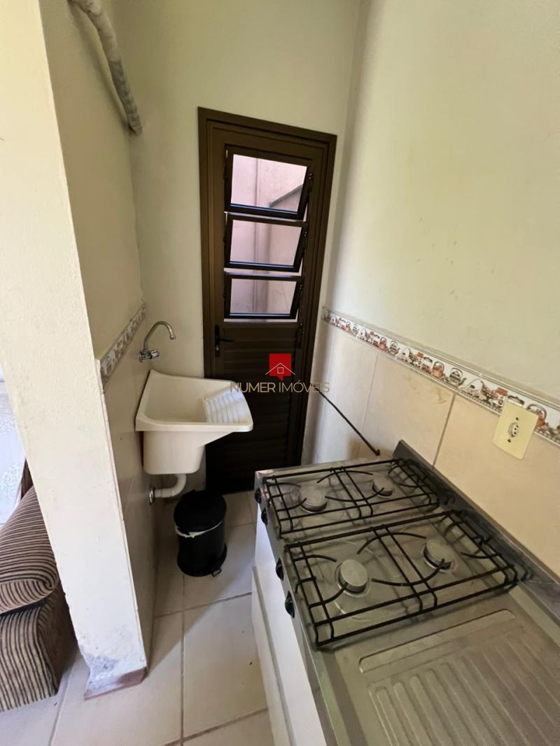 APARTAMENTO MOBILIADO NO LARANJAL