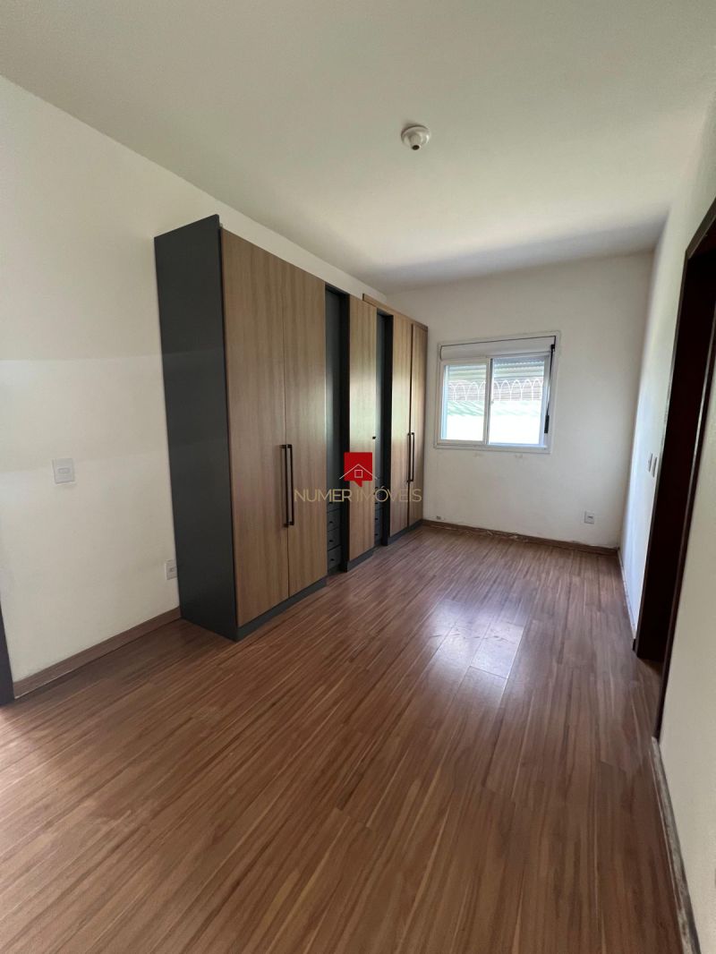CASA PRÓXIMO Á AVENIDA DOMINGOS DE ALMEIDA 
