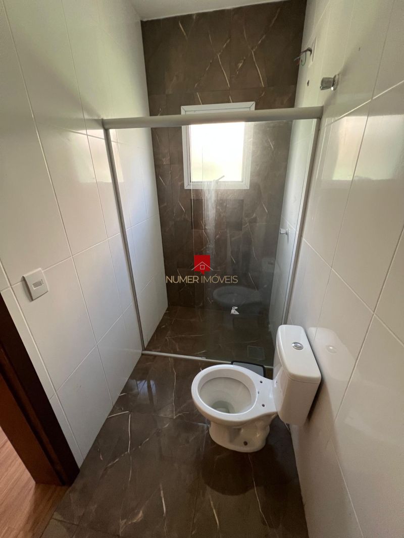 CASA PRÓXIMO Á AVENIDA DOMINGOS DE ALMEIDA 
