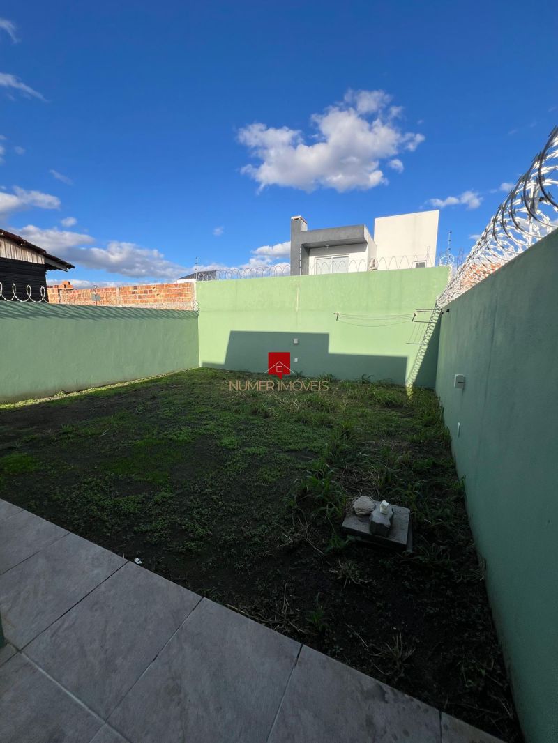 CASA PRÓXIMO Á AVENIDA DOMINGOS DE ALMEIDA 