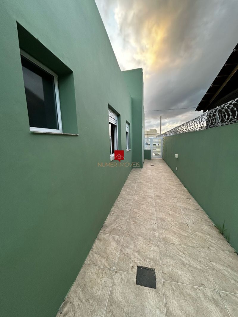 CASA PRÓXIMO Á AVENIDA DOMINGOS DE ALMEIDA 