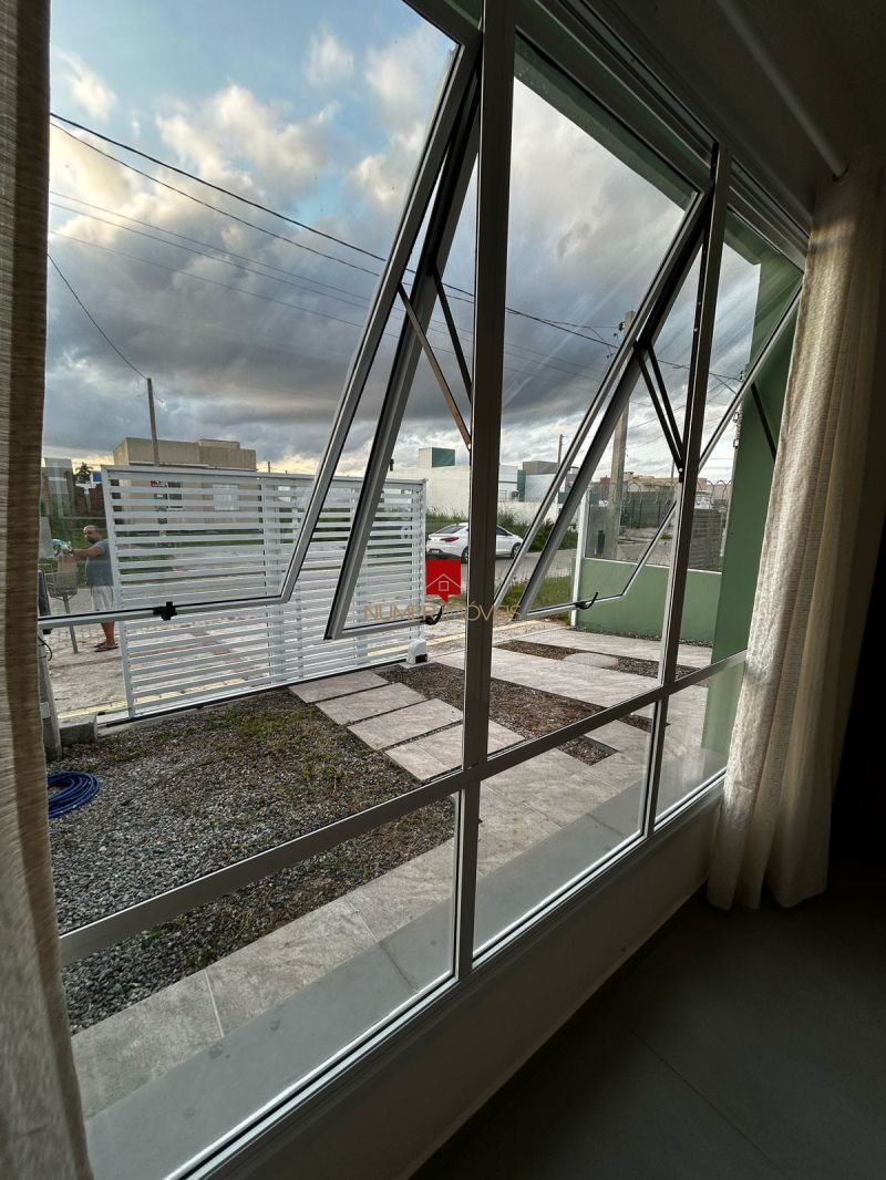 CASA PRÓXIMO Á AVENIDA DOMINGOS DE ALMEIDA 
