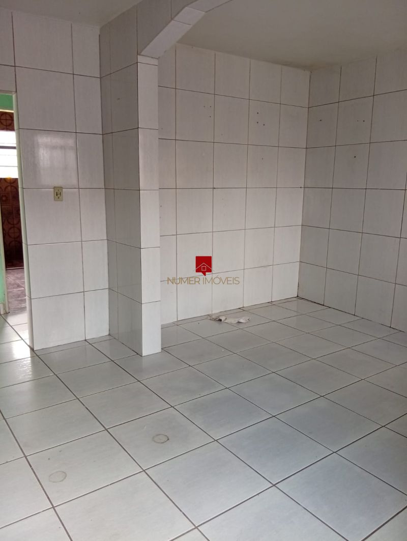 ALUGO CASA COM GARAGEM